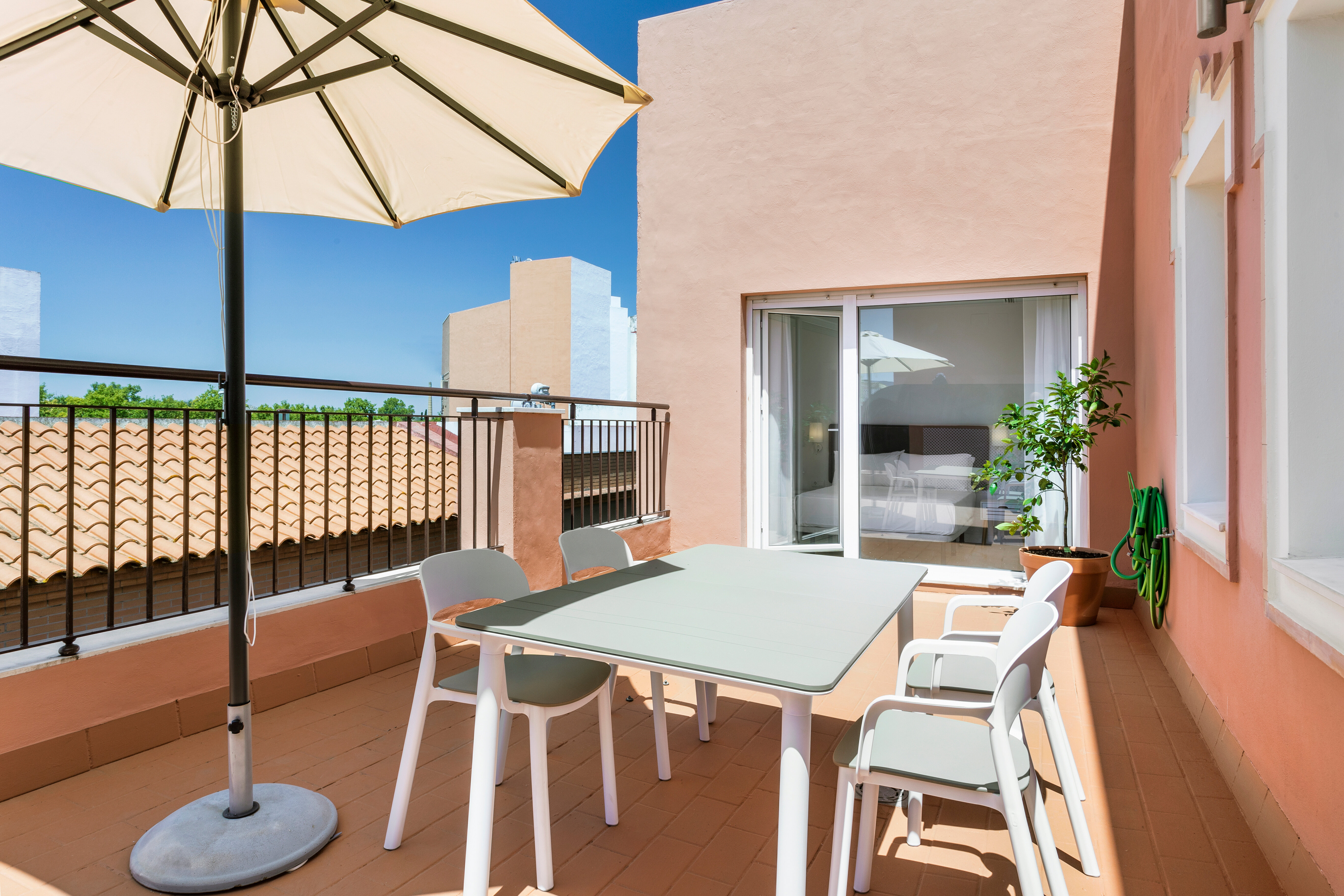 Фото Apartamentos Metrópolis Sevilla