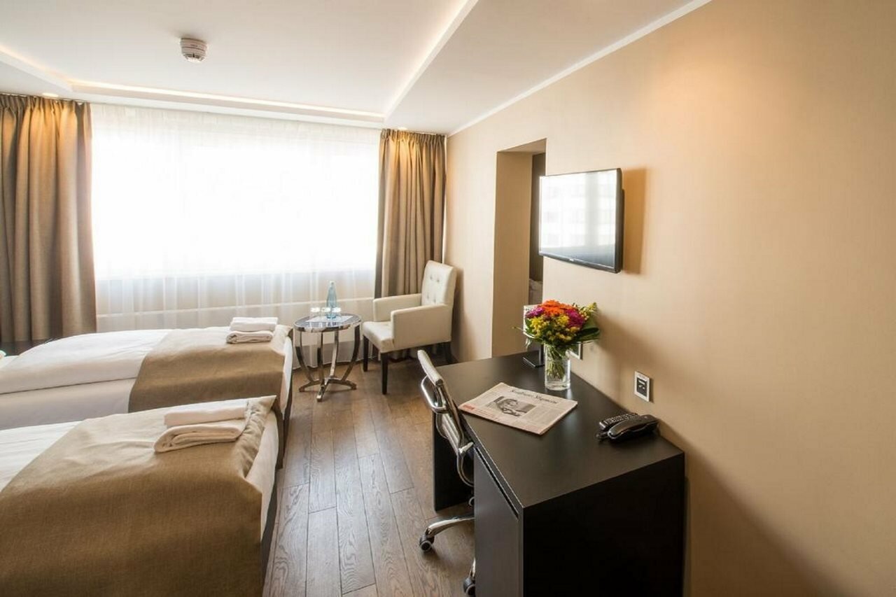 Фото Skyline Hotel