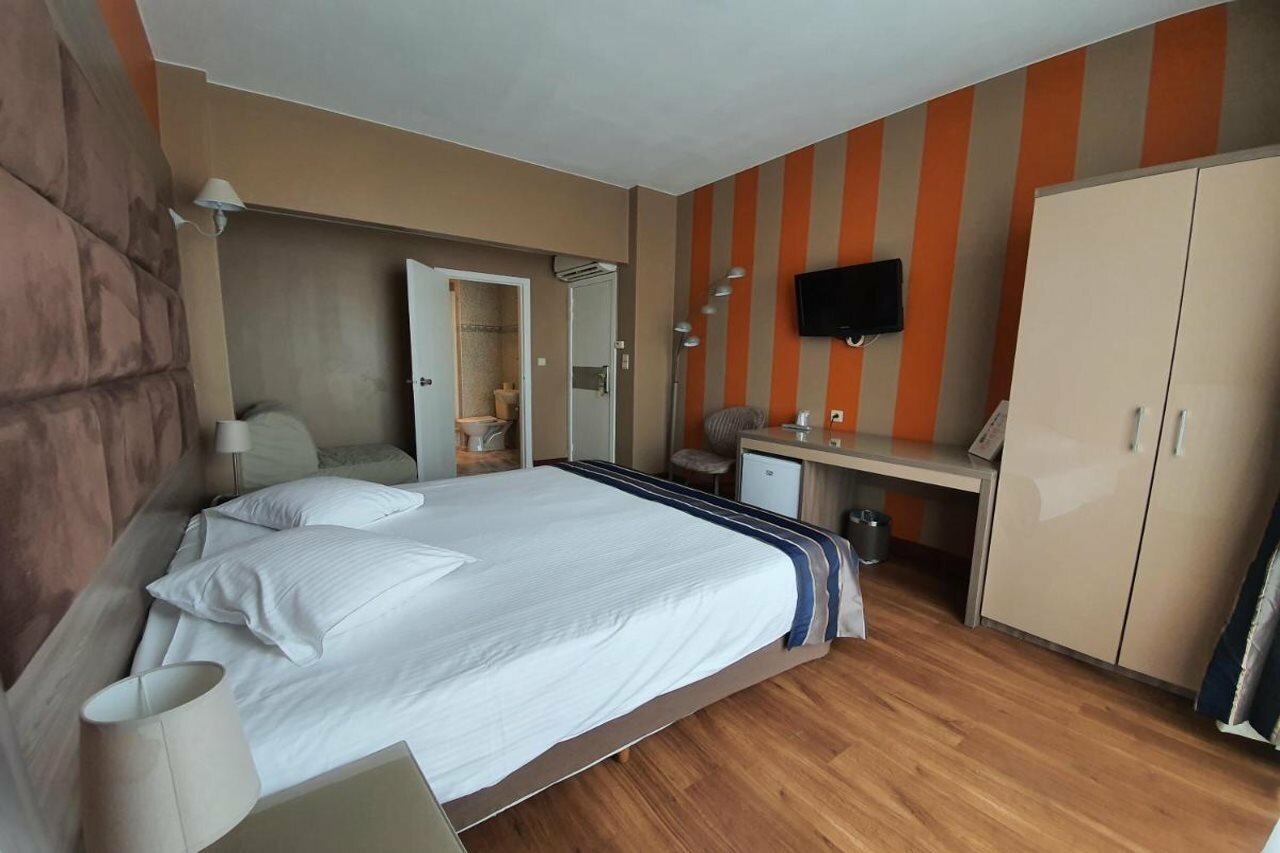 Фото Hotel Midi Zuid