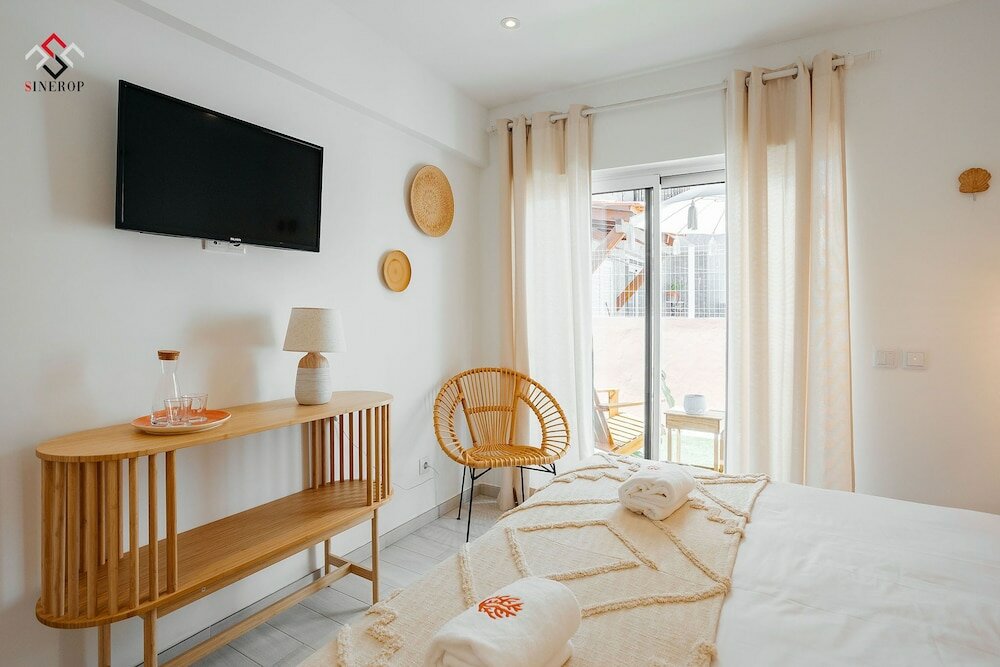 Фото Coral Botique Suites