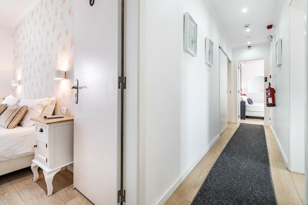 Фото Lisbon Terrace Suites for Large Groups