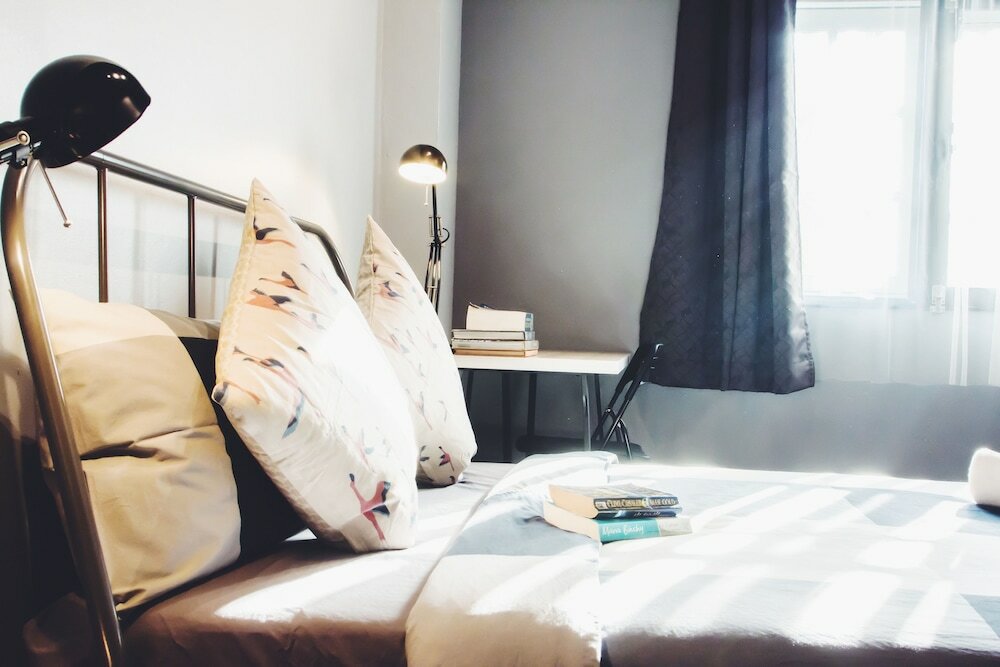 Фото Thonglor Travellers Hostel & Cafe