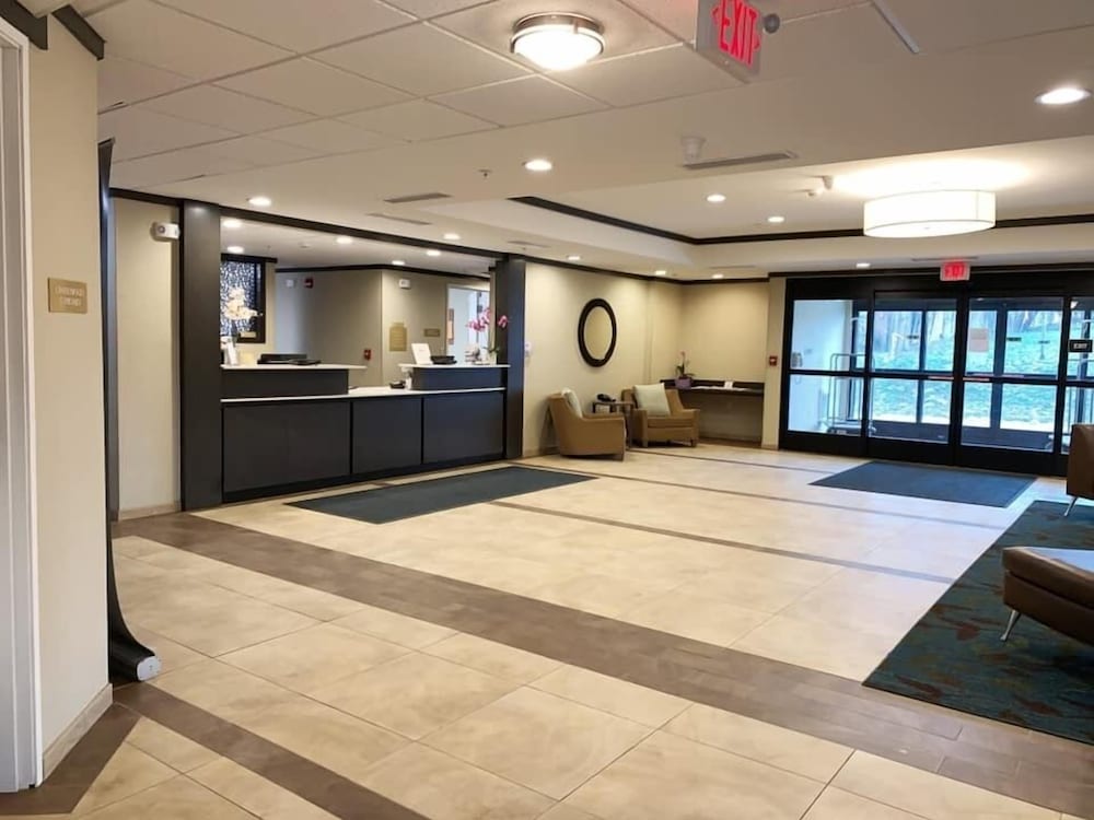 Фото Candlewood Suites Belle Vernon, an Ihg Hotel