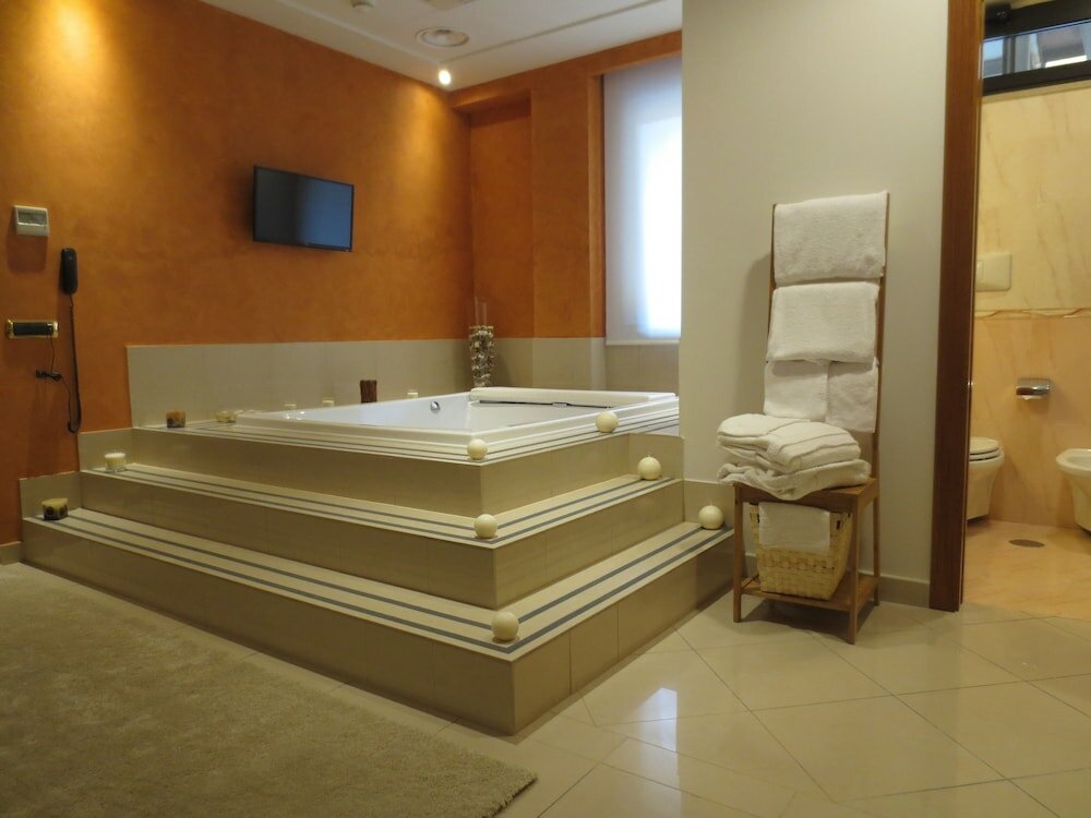 Фото Joyfull Hotel