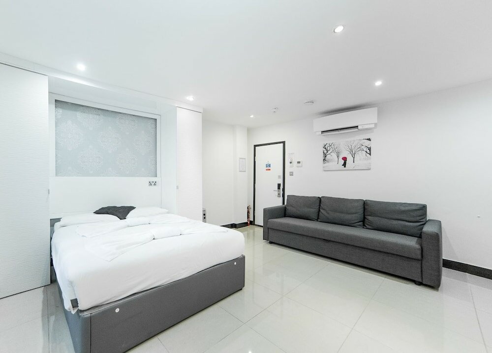 Фото Imperial Court Suites