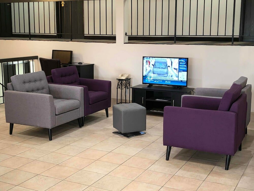 Фото Countryside Inn & Suites