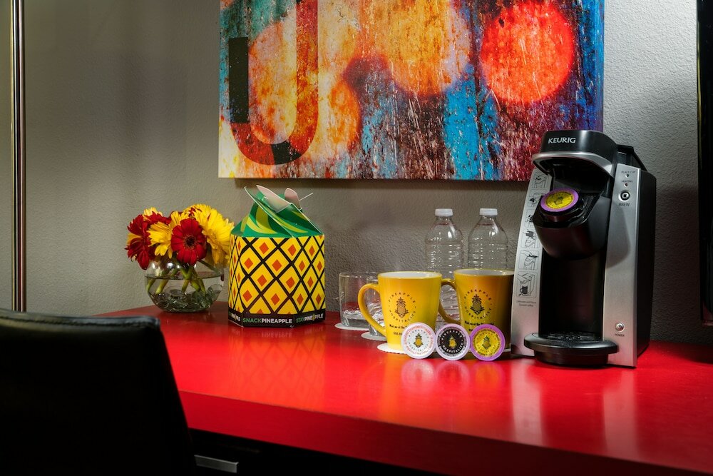 Фото Staypineapple, Hotel Five, Downtown Seattle