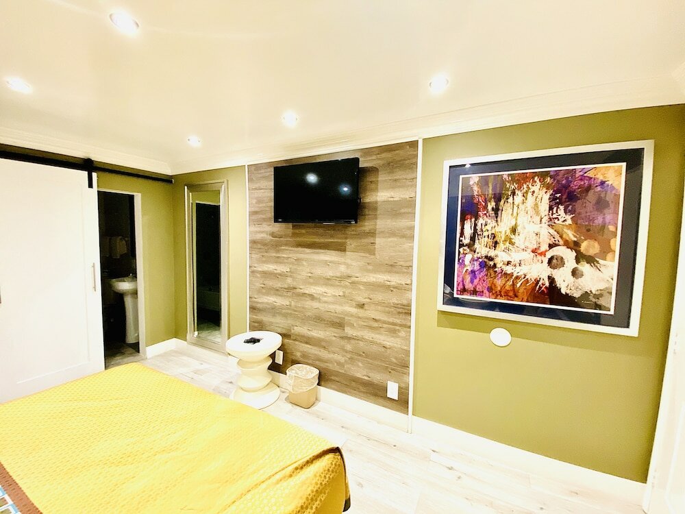 Фото Casa Blanca Inn & Suites