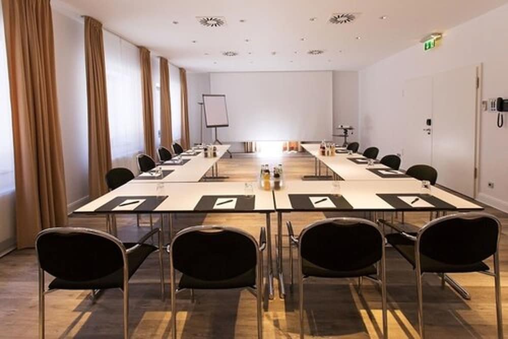 Фото Dormero Hotel Altes Kaufhaus Lüneburg