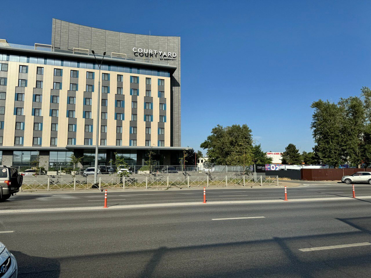 Фото Кортъярд