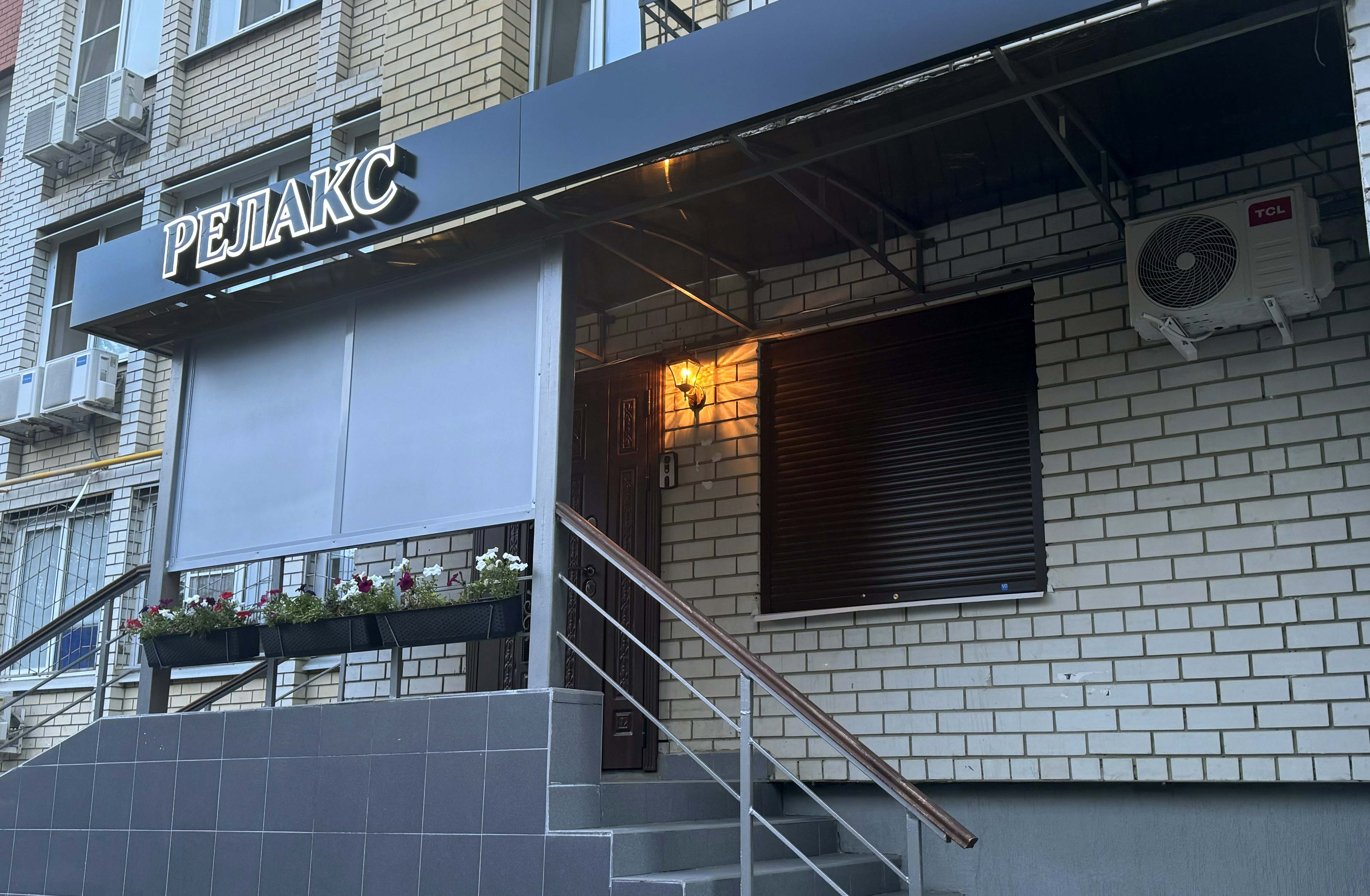 Мәскеу дискотекасындағы тамаша жасырын секс кеші