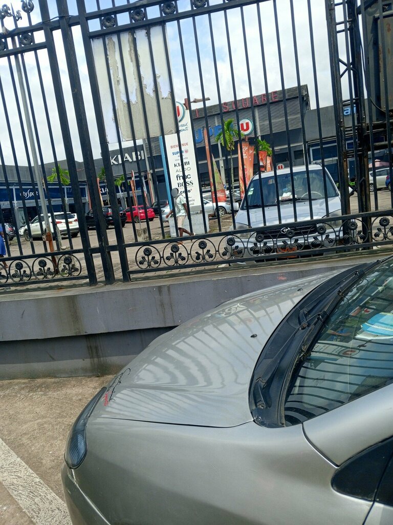 Copy center Fnac Douala, Douala, photo