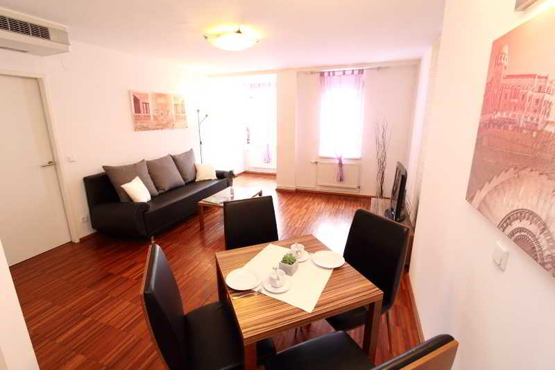 Фото Royal Living Apartments