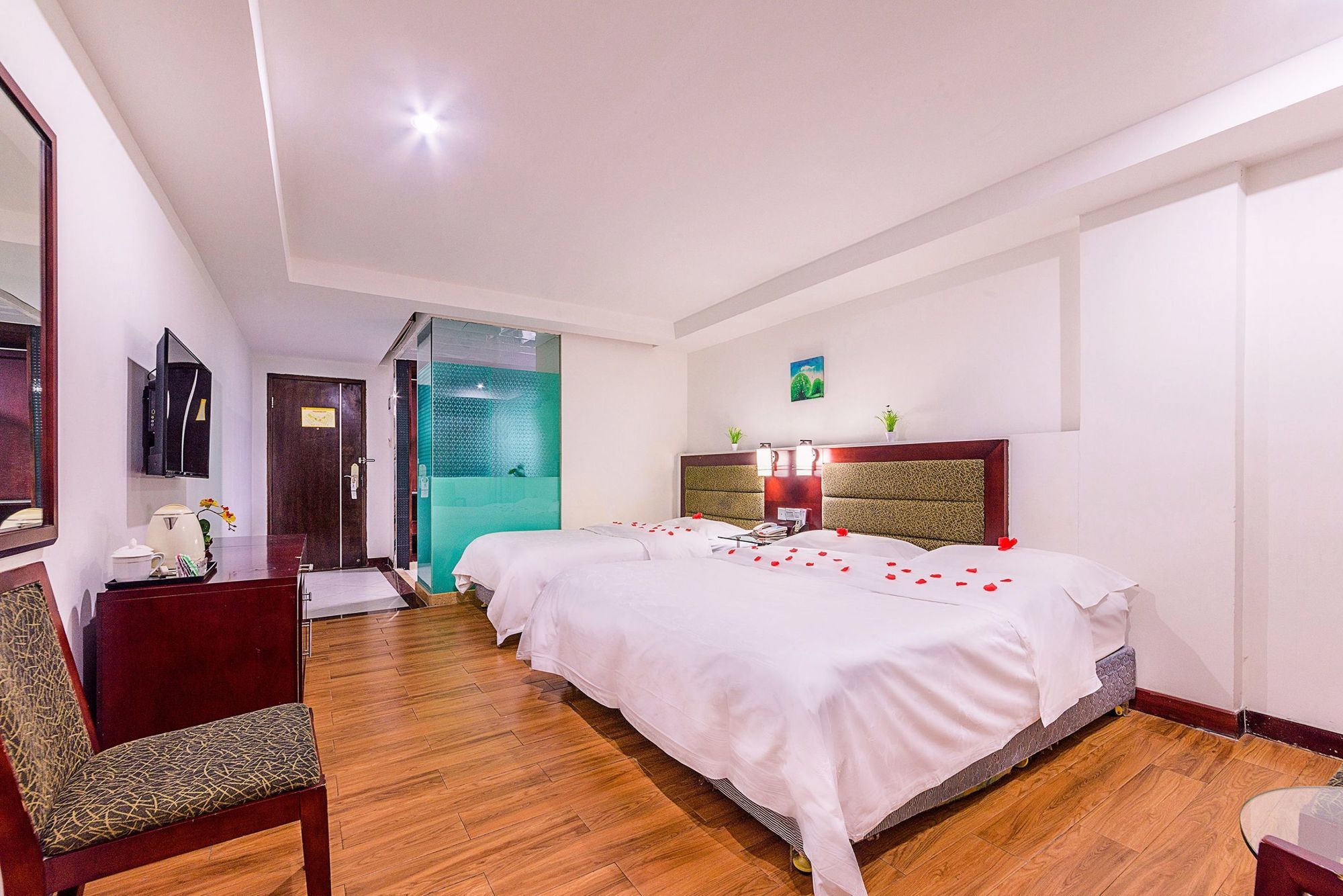 Фото Kaiserdom Hotel China Plaza