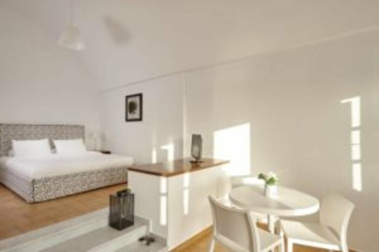 Фото Manos Small World