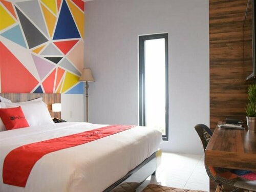 Гостиница RedDoorz Plus near Unimed Medan