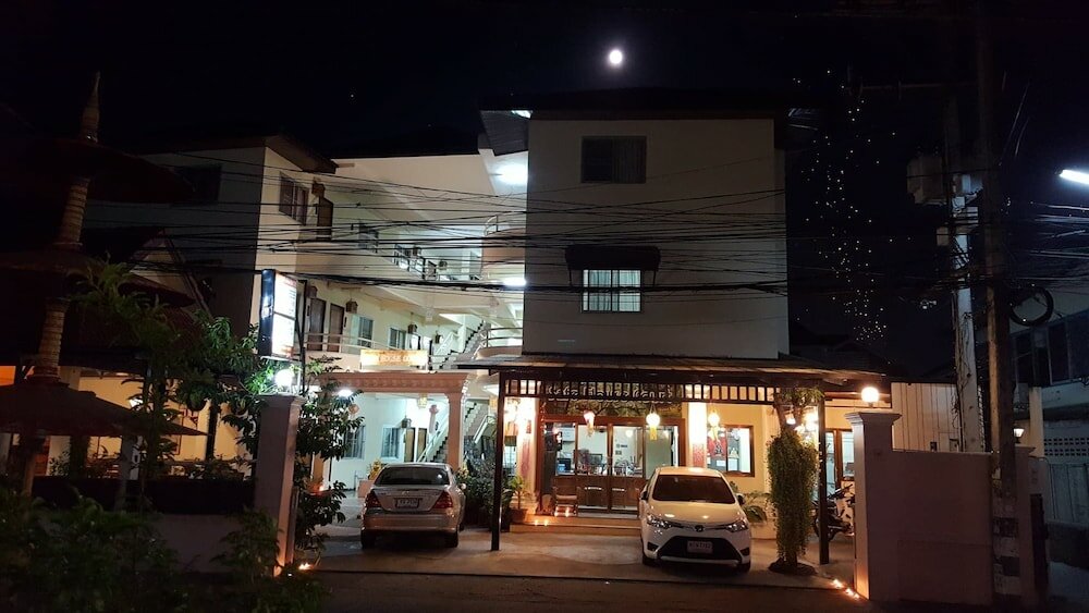 Фото Safe House Court