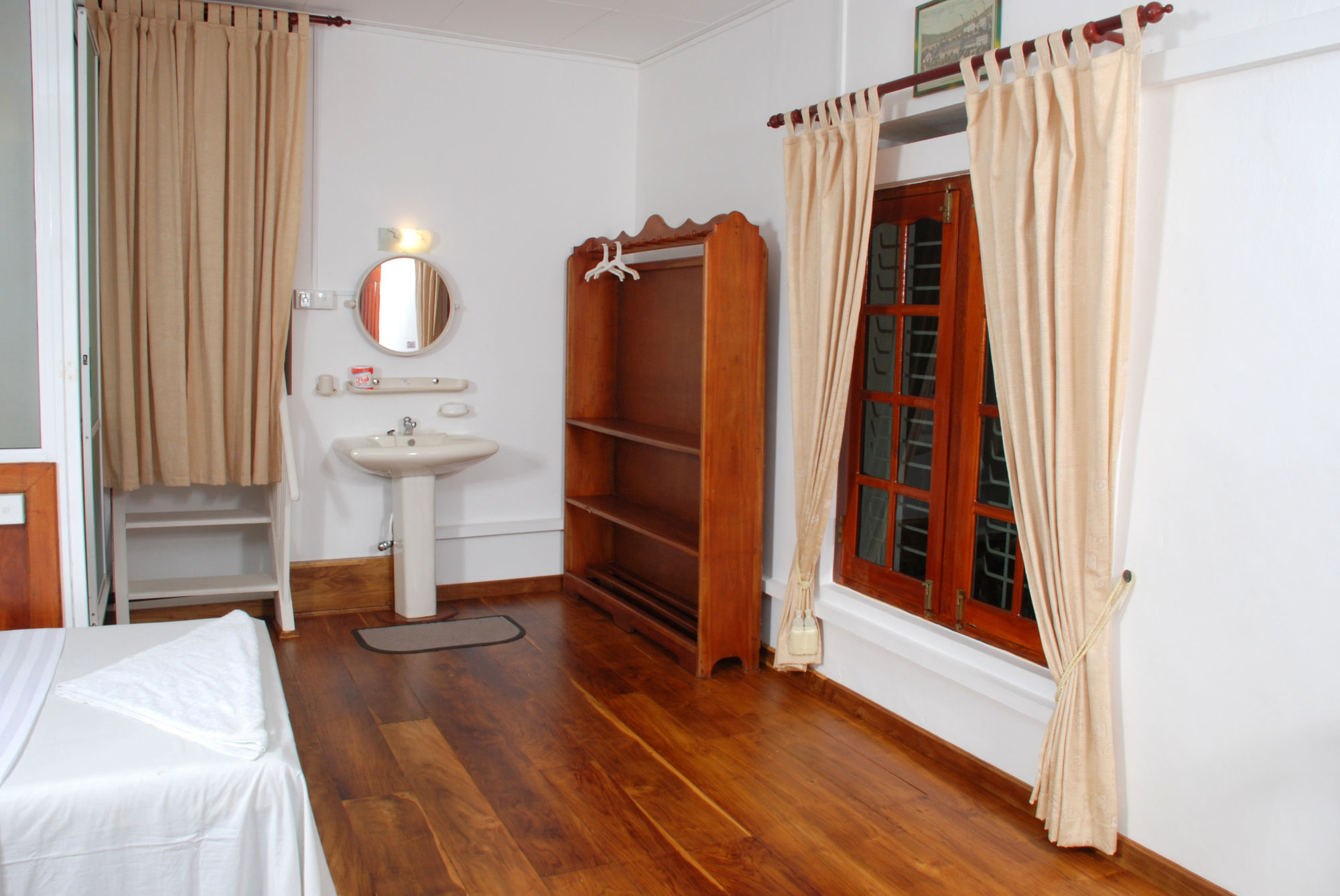 Фото New Old Dutch House - Galle Fort