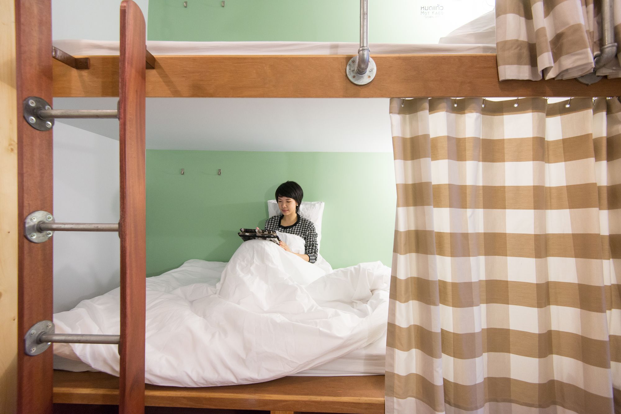 Фото Barn and Bed Hostel