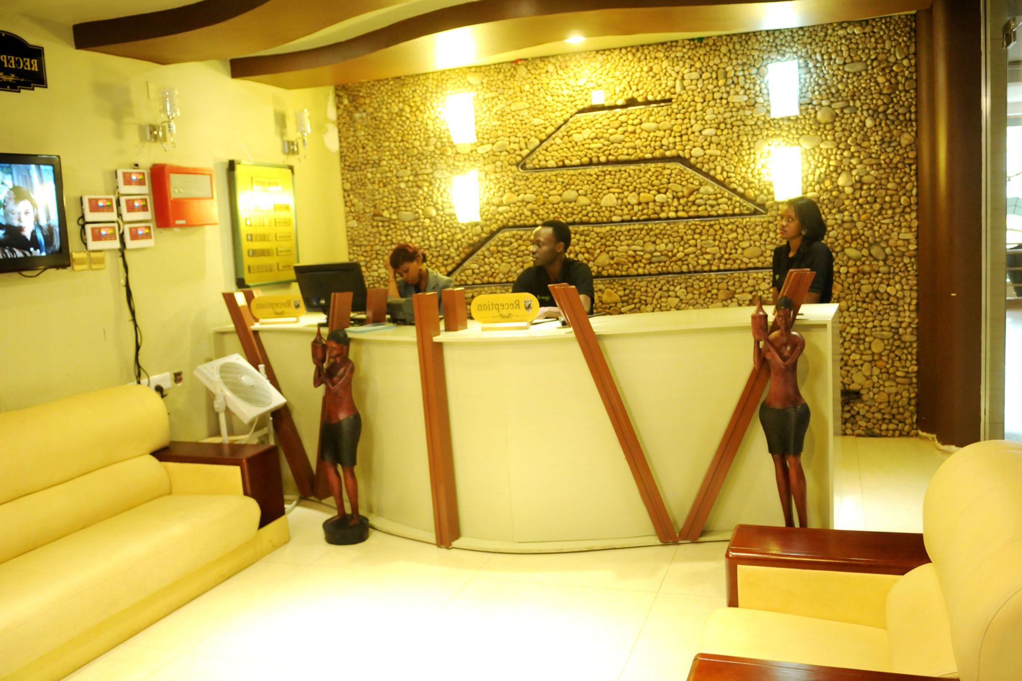 Фото Ravens Hotel