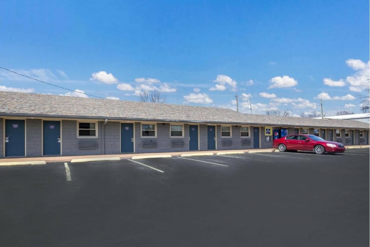 Фото Knights Inn & Suites Salem, In