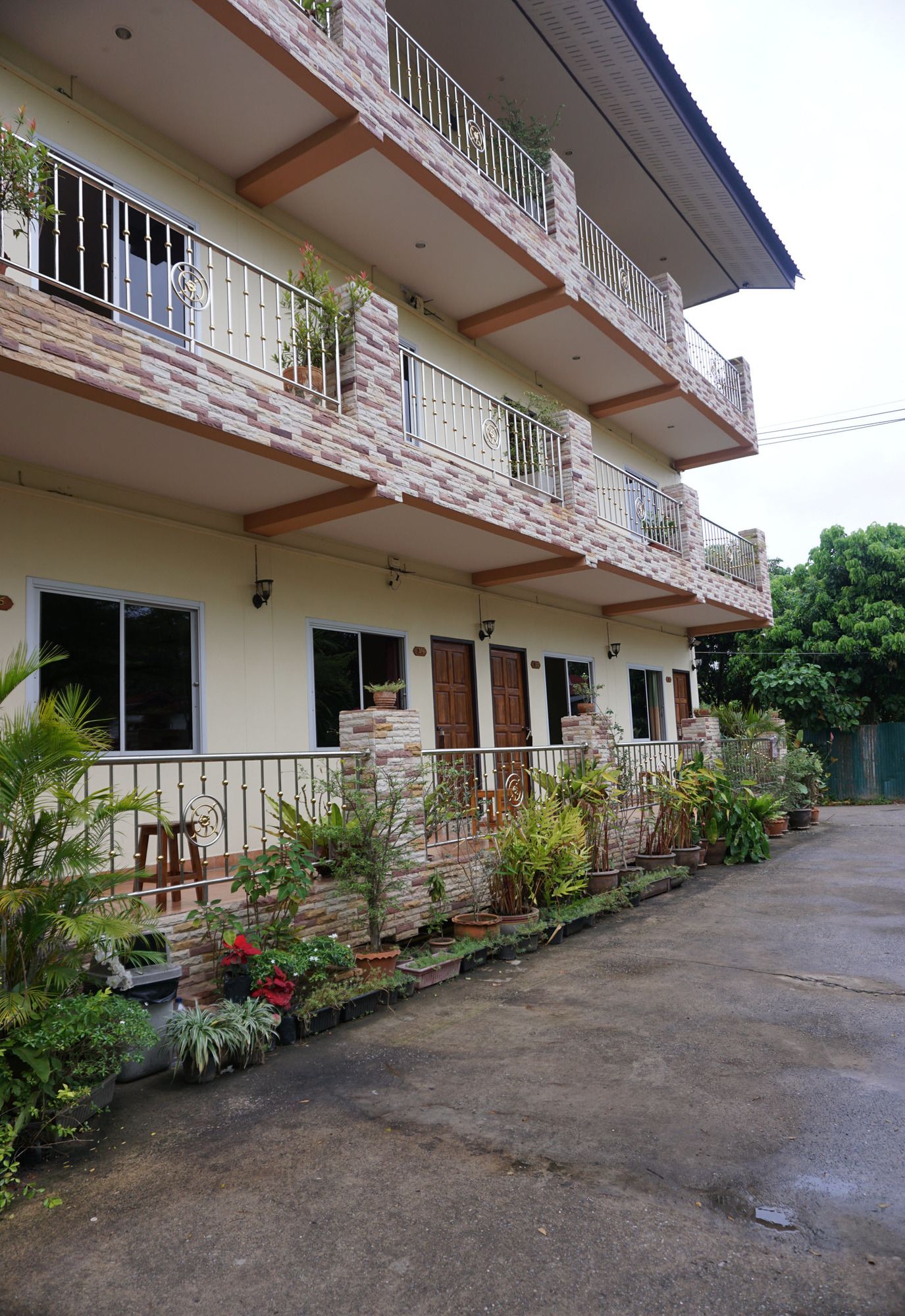 Фото Phoemphoon 2 Hotel