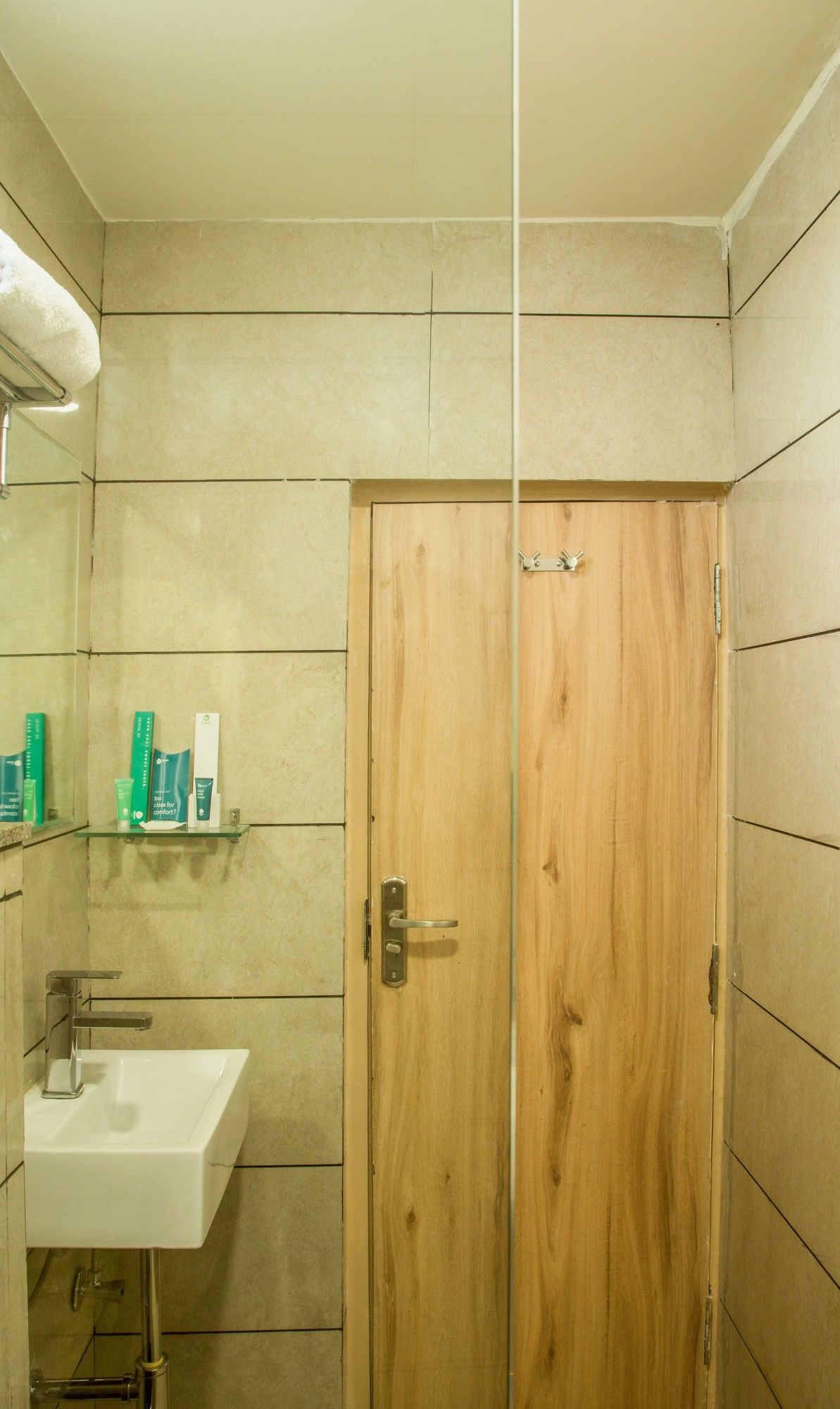 Фото Hotel Reva Regency