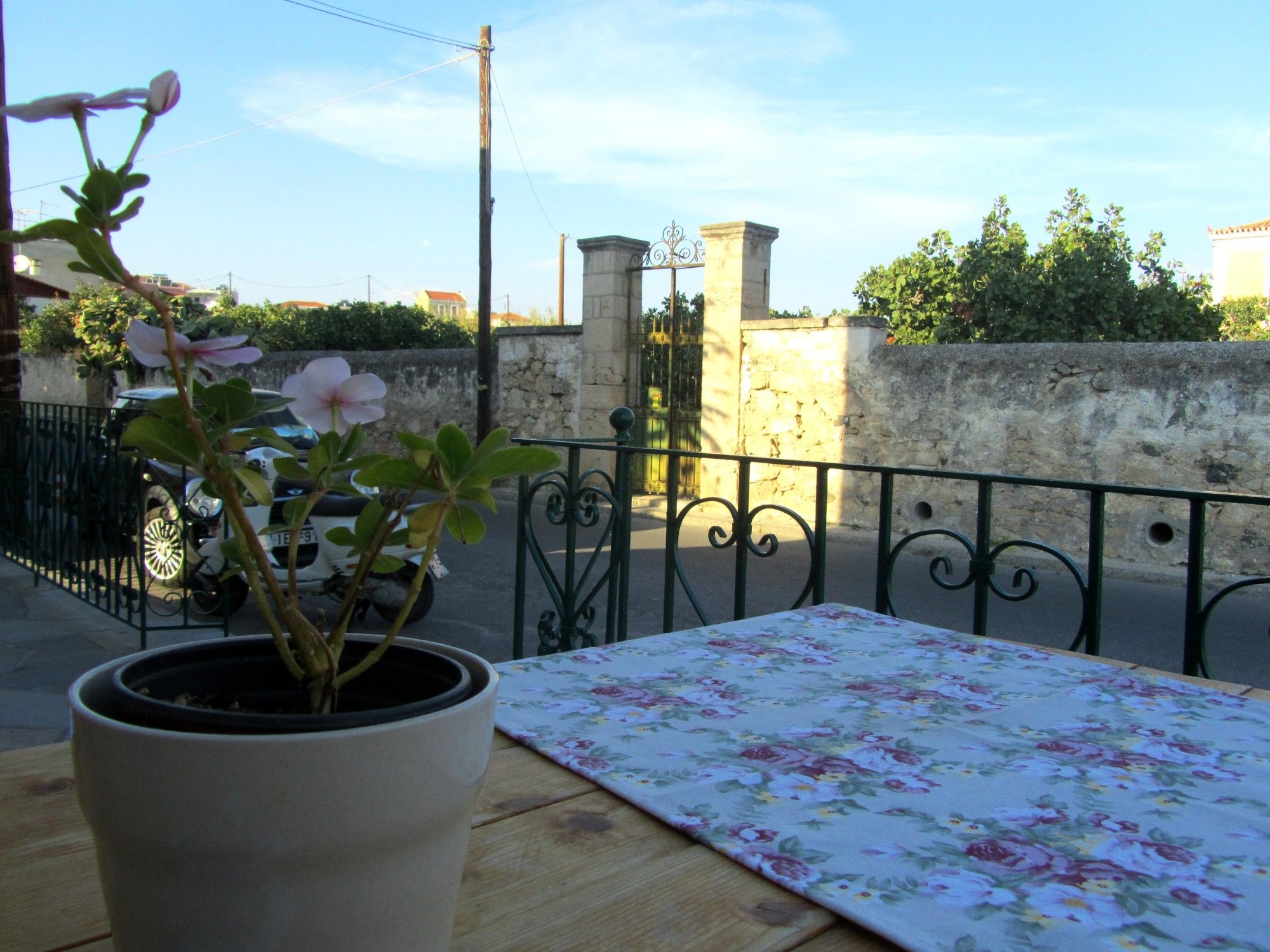 Фото Aegina Hotel