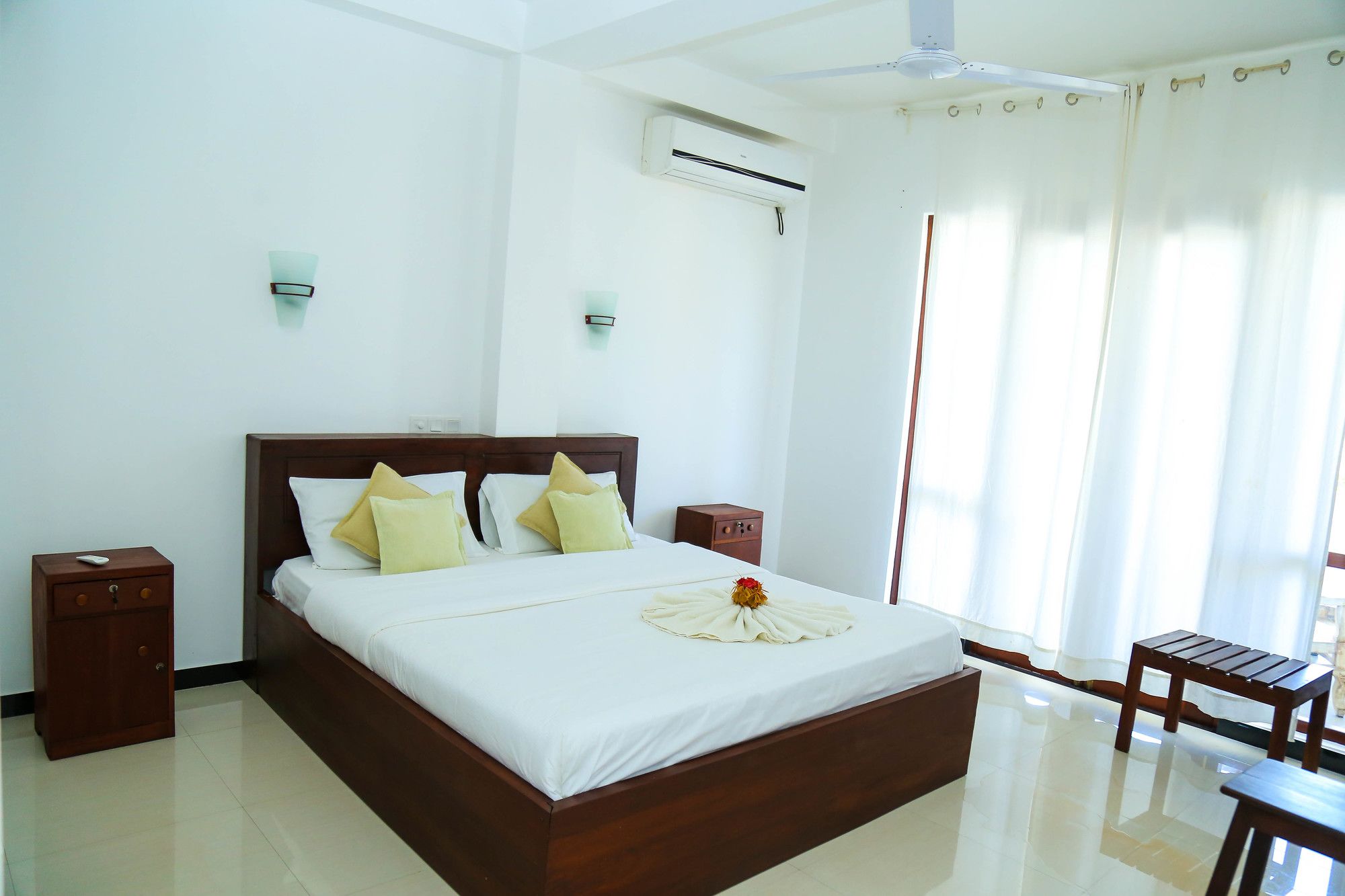 Фото Aurora Hotel & Restaurant