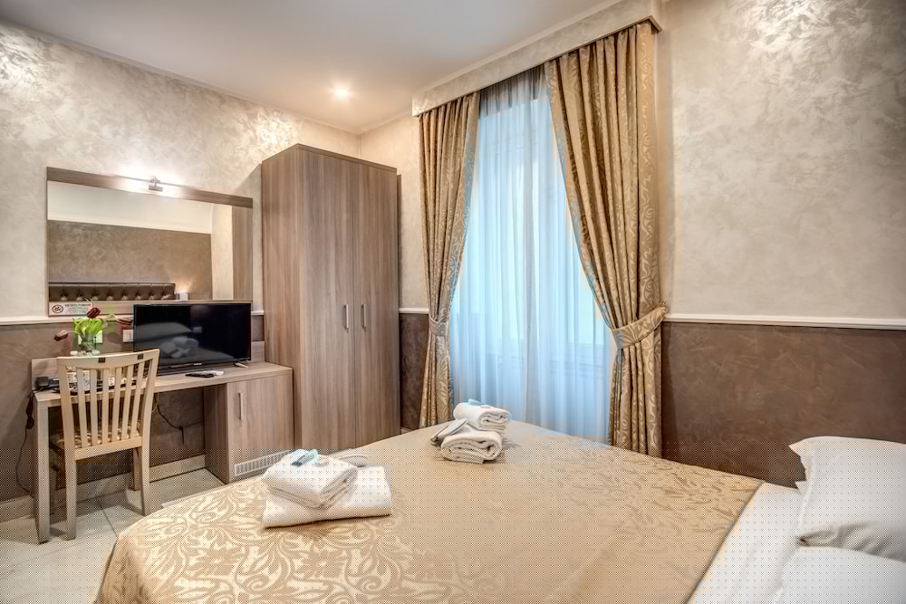 Фото Hotel Centro Cavour Roma