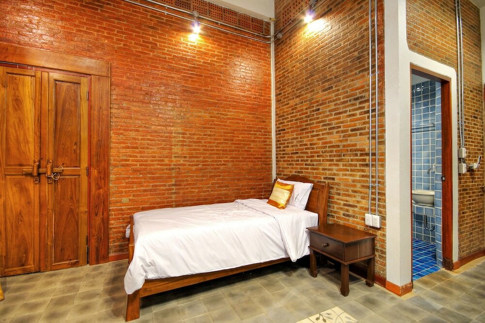 Фото Saengpanya Home Boutique Hotel
