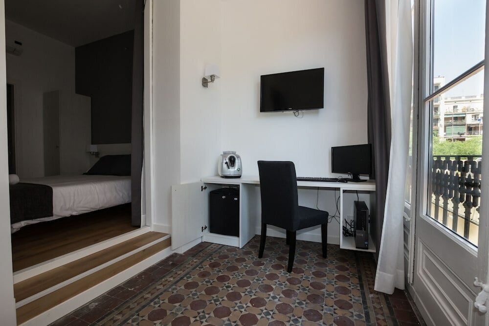 Фото Hostalin Barcelona Gran VIA