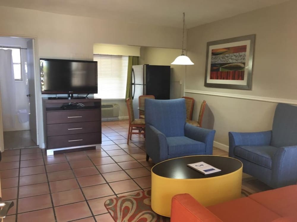 Фото Silver Seas Beach Resort