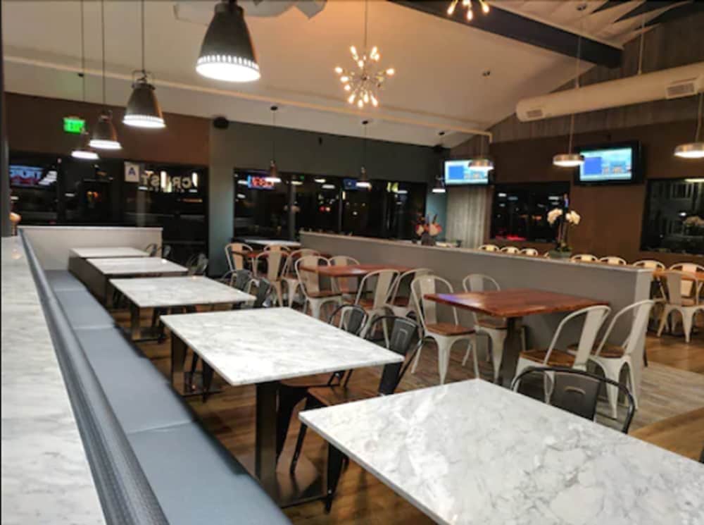 Фото The Atwood Hotel