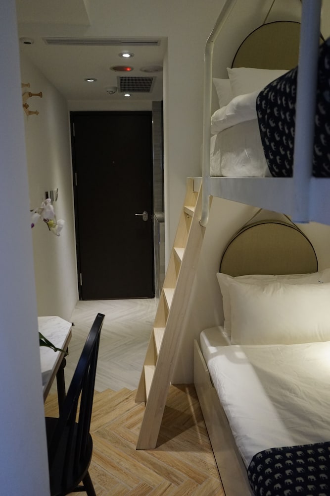 Фото Nihao Cafe Hotel