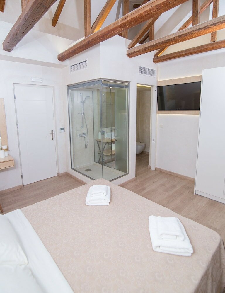 Фото Panellinion Luxury Rooms