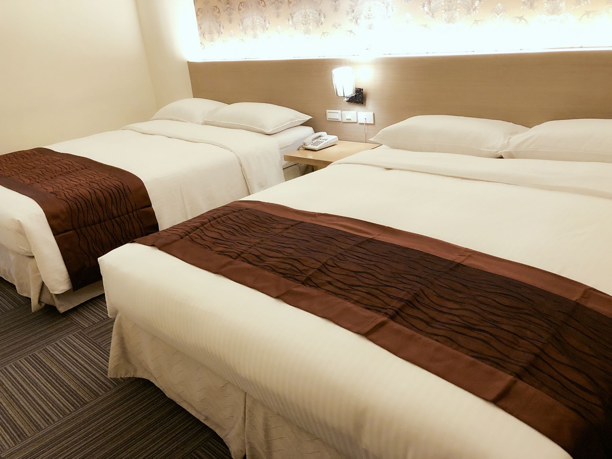 Фото New World Hotel