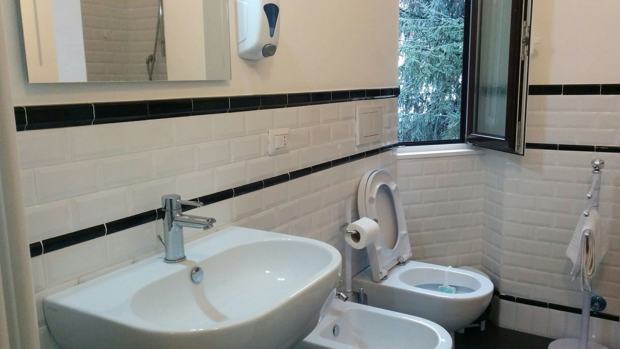 Фото Adam's House