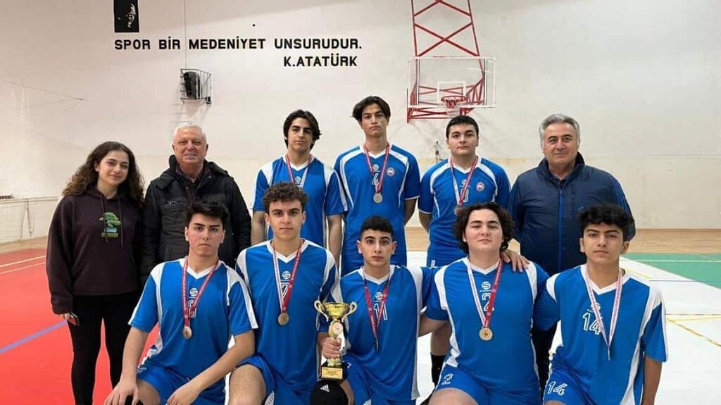 Liceo Kucukyali Rezan Has Anatolian High School, , foto