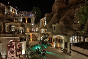 отель Shoestring Cave House