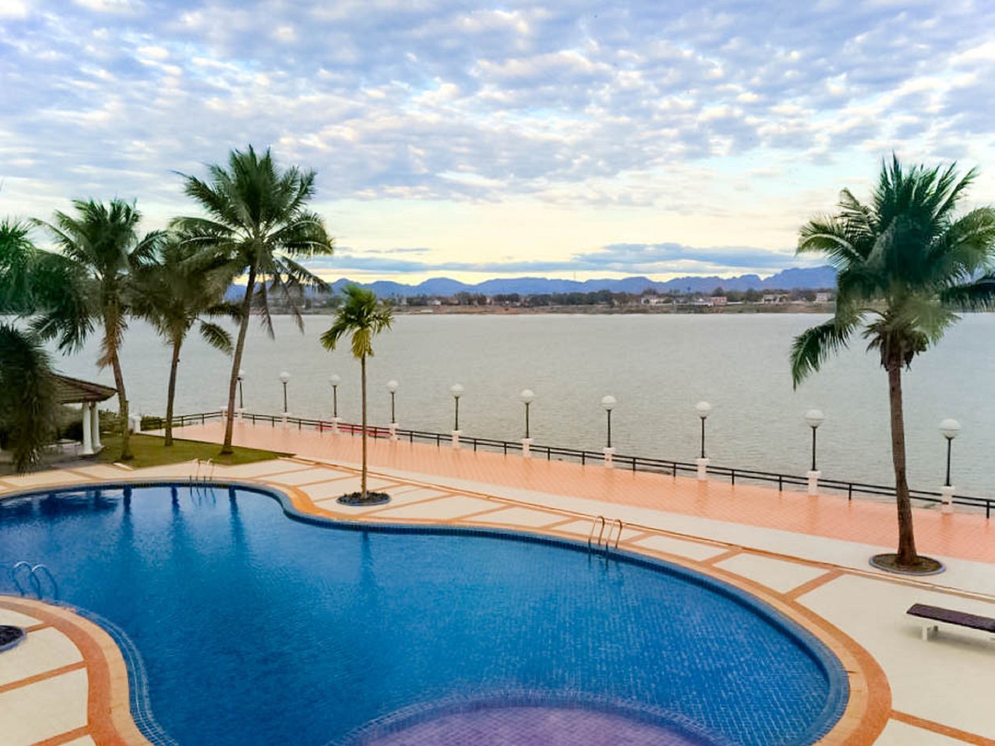 Фото Fortune River View Hotel Nakhon Phanom