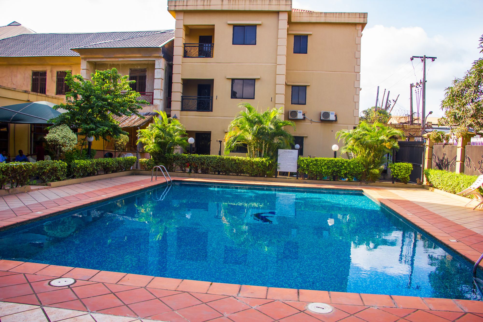 Фото Heritage House Square Hotel