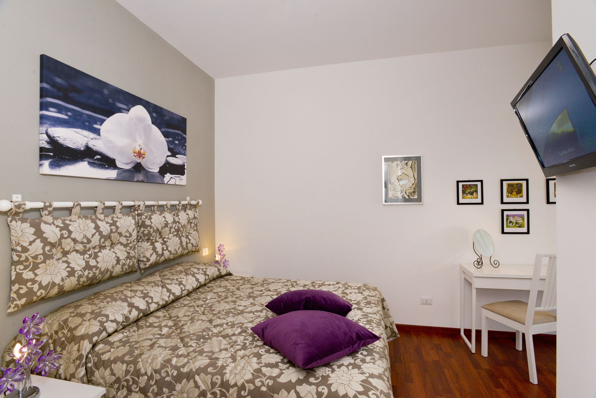 Фото Beside the Vatican