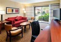 Фото Courtyard by Marriott Bakersfield