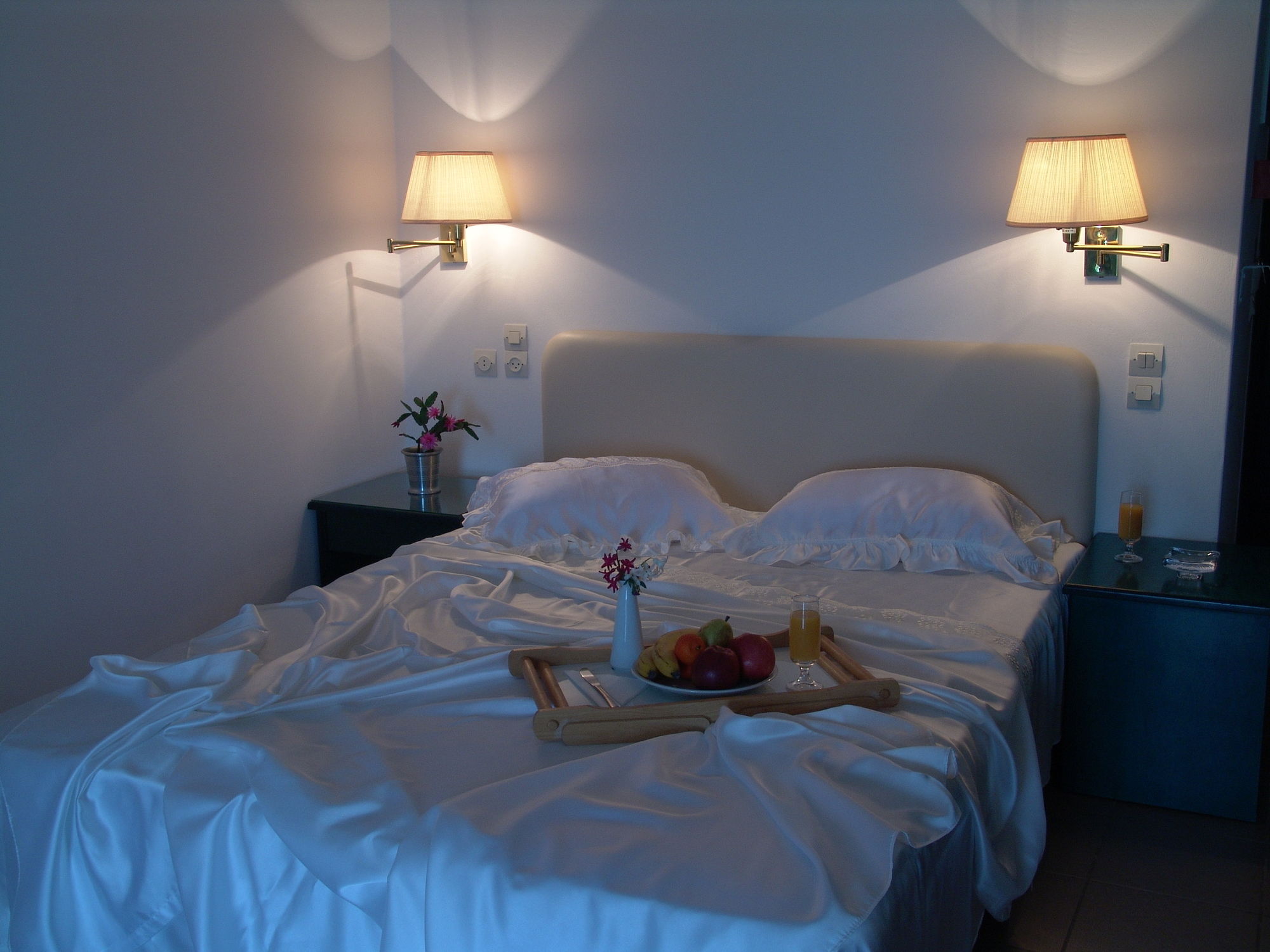 Фото Diamond Palace Apartments