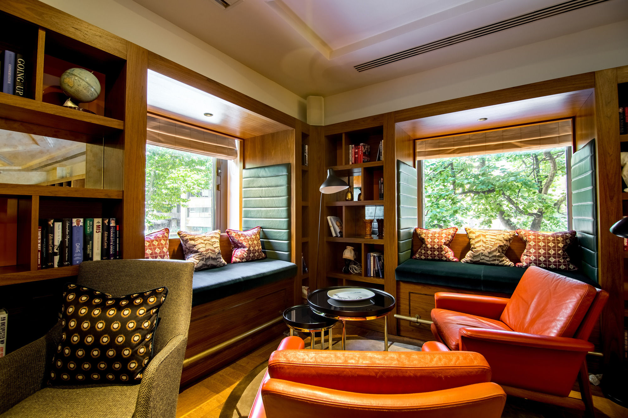 Фото Devonshire Club & Hotel