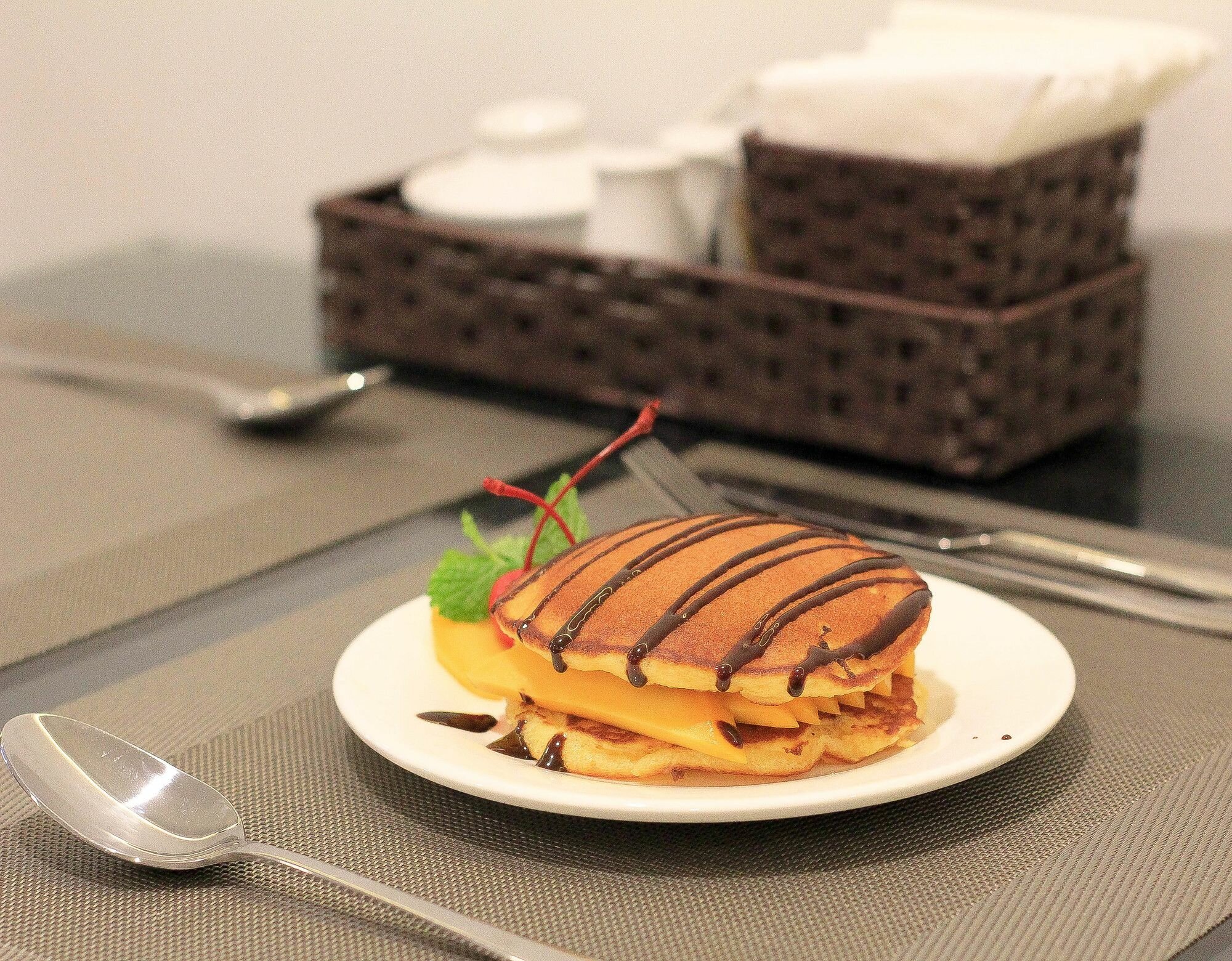 Фото Golden Rooster Hotel