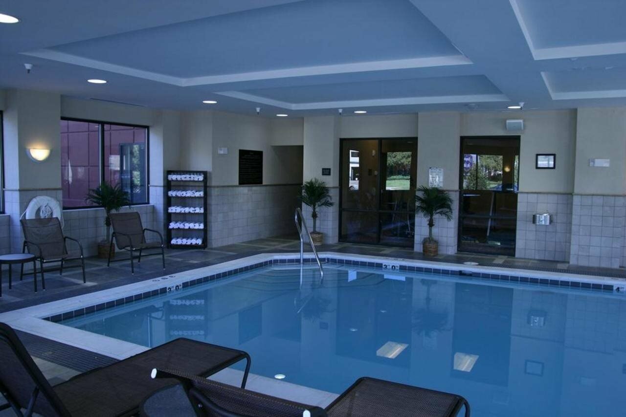 Фото Hampton Inn & Suites Norfolk-Airport