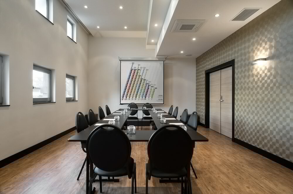 Фото 196630641374