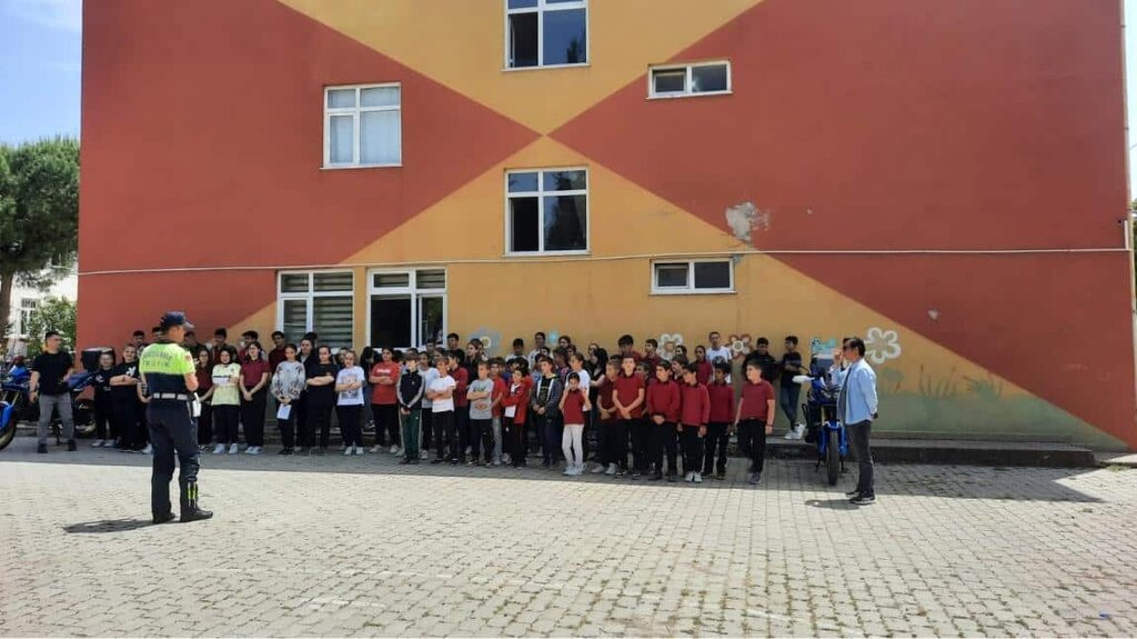 School Aslihantepecik Middle School, Balikesir, photo